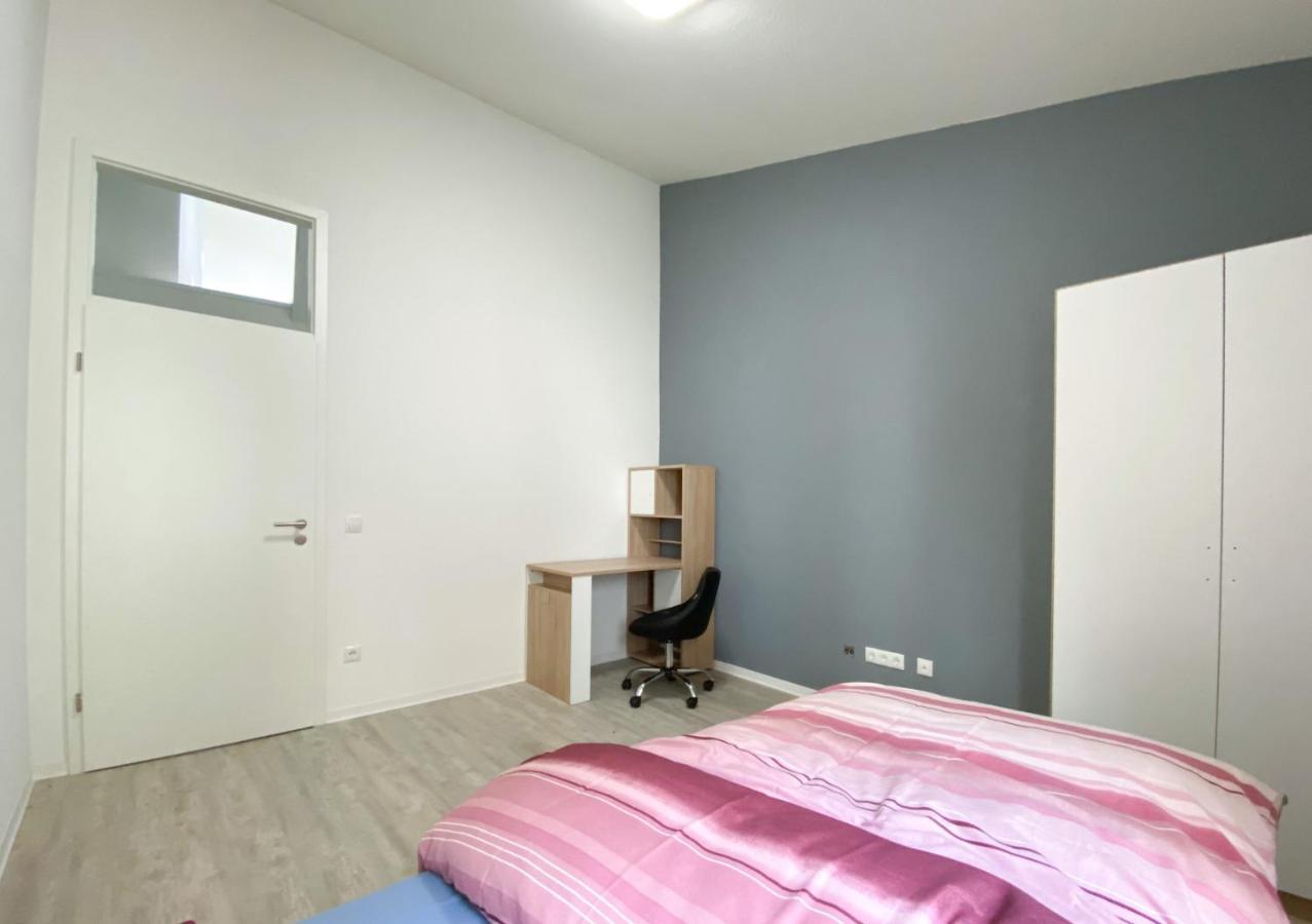 Traumhaftes Privatzimmer In คาร์ลสรูเฮอ ภายนอก รูปภาพ