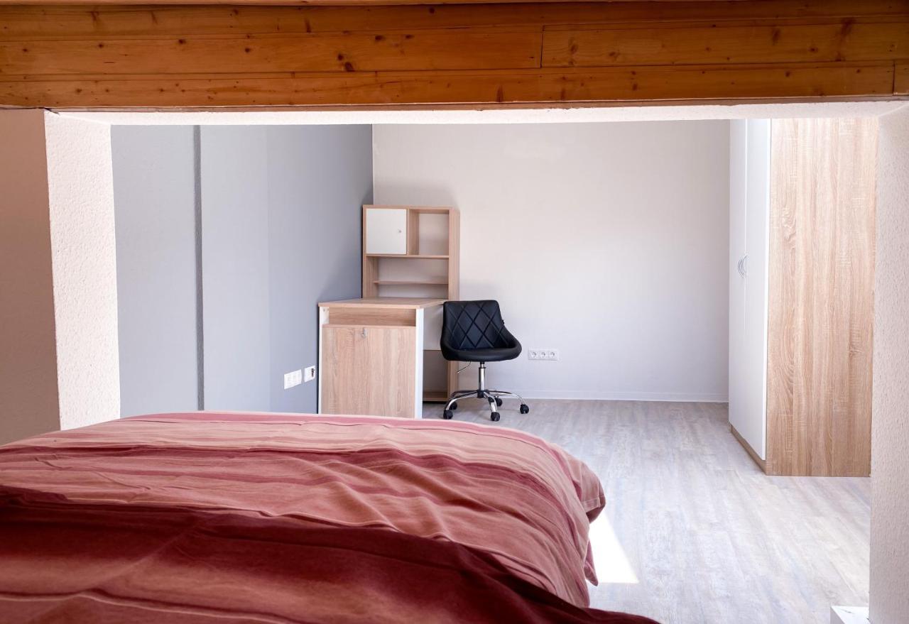 Traumhaftes Privatzimmer In คาร์ลสรูเฮอ ภายนอก รูปภาพ
