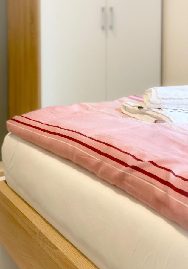 Traumhaftes Privatzimmer In คาร์ลสรูเฮอ ภายนอก รูปภาพ