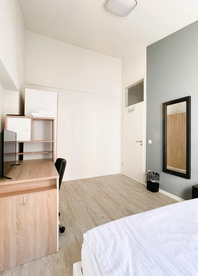 Traumhaftes Privatzimmer In คาร์ลสรูเฮอ ภายนอก รูปภาพ